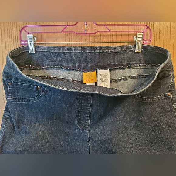 Ruby Rd Pull-On Ankle Length Jeans size 14 - Picture 4 of 5